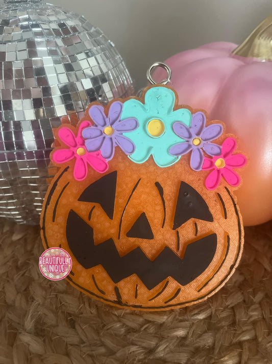 Pumpkin with Daisies